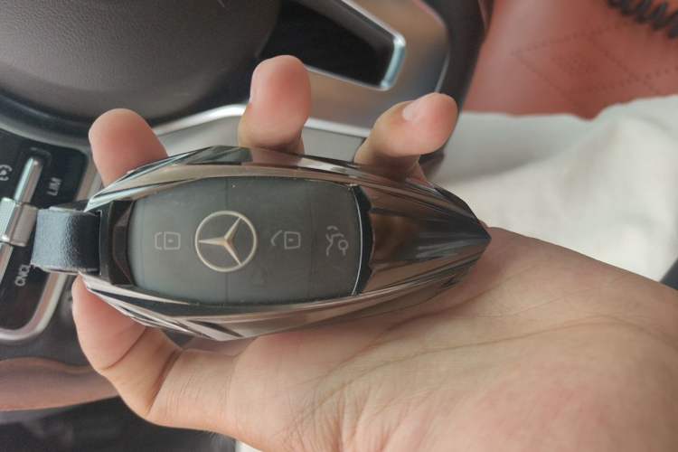 Used Mercedes-Benz GLC 2022 Second Facelift GLC 260 L 4MATIC Luxury Edition Vehicle Key