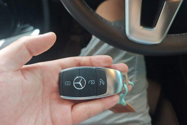 Used Mercedes-Benz GLC 2022 Facelift GLC 260 L 4MATIC Luxury Edition Vehicle Key