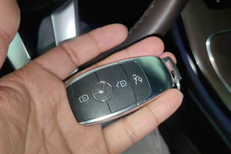Used Mercedes-Benz GLC 2022 GLC 260 L 4MATIC Luxury Model Vehicle Key