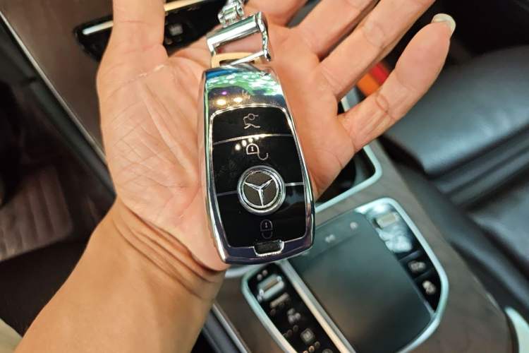 Used Mercedes-Benz GLC 2022 Refreshed GLC 300 L 4MATIC Dynamic Edition Vehicle Key