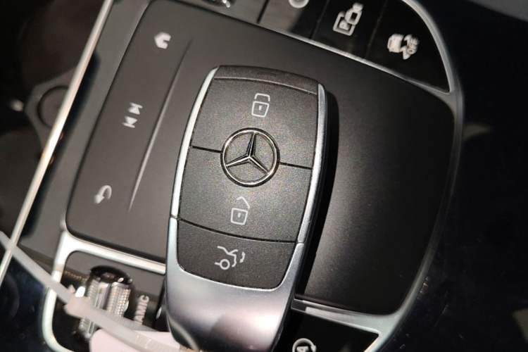 Used Mercedes-Benz GLC 2022 Second Facelift GLC 260 L 4MATIC Dynamic Edition Vehicle Key