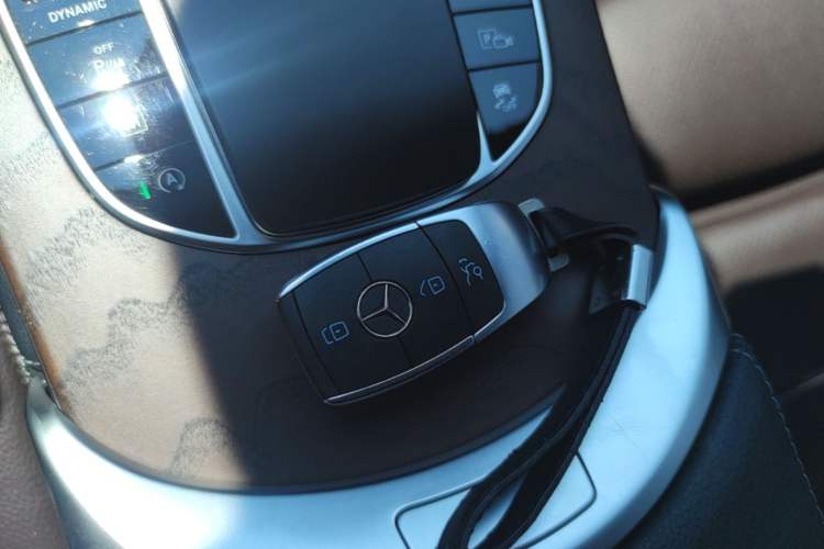 Used Mercedes-Benz GLC 2022 GLC 300 L 4MATIC Luxury Model Vehicle Key