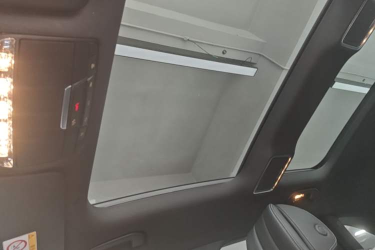 Used Mercedes-Benz GLC 2022 Refreshed GLC 300 L 4MATIC Dynamic Edition Prestige Version Headliner