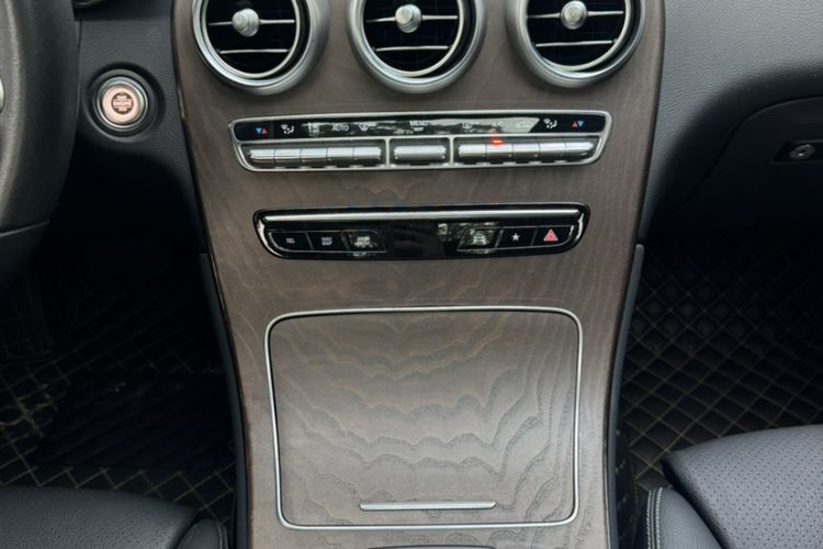 Used Mercedes-Benz GLC 2022 Refreshed GLC 300 L 4MATIC Dynamic Edition Prestige Version Interior 8