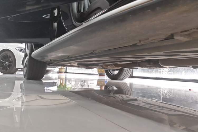 Used Mercedes-Benz GLC 2022 Refreshed GLC 300 L 4MATIC Dynamic Edition Prestige Version Right Side Sill