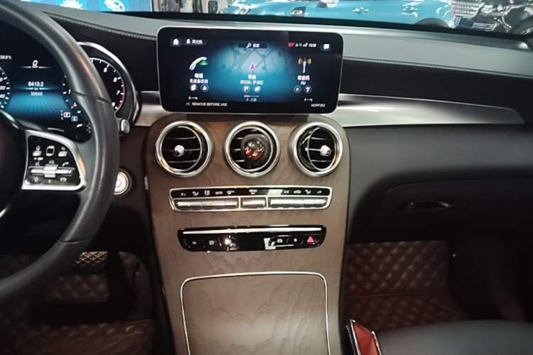 Used Mercedes-Benz GLC 2022 GLC 300 L 4MATIC Dynamic Edition Prestige Model Audio And AC Panel