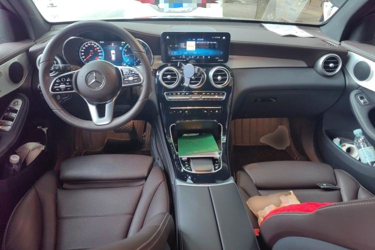 Used Mercedes-Benz GLC 2022 Refreshed GLC 260 L 4MATIC Dynamic Edition Center Console