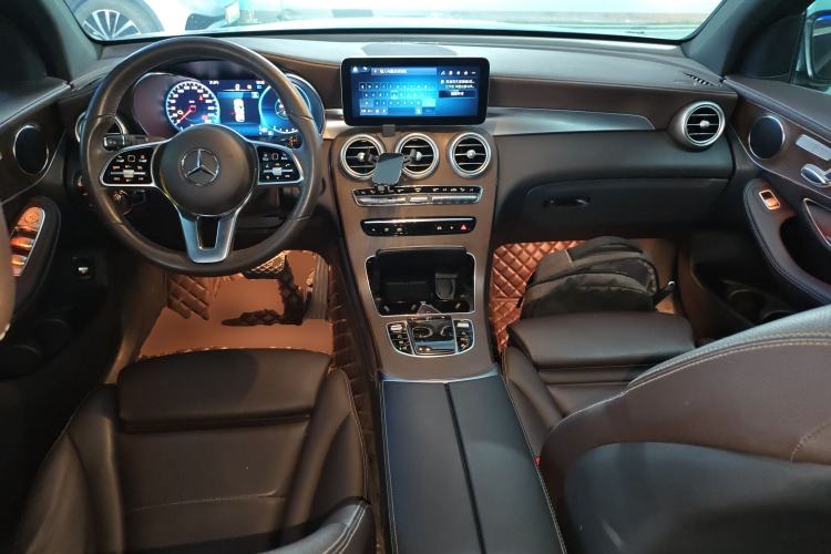 Used Mercedes-Benz GLC 2022 Second Facelift GLC 260 L 4MATIC Luxury Edition Center Console