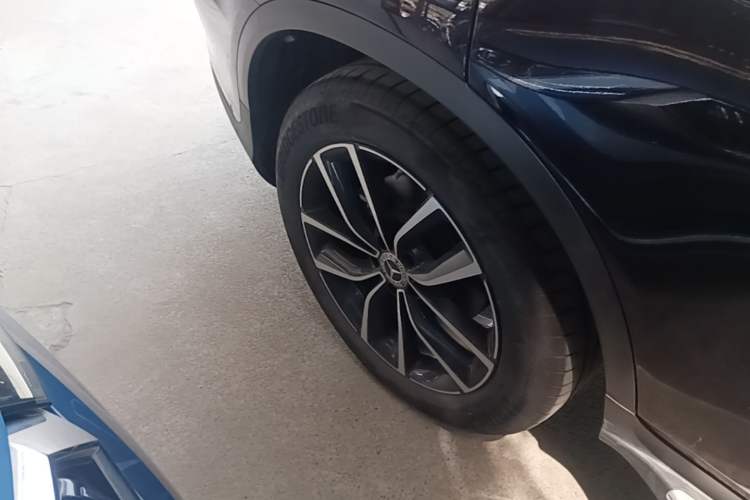 Used Mercedes-Benz GLC 2022 Second Facelift GLC 260 L 4MATIC Luxury Edition Exterior 5