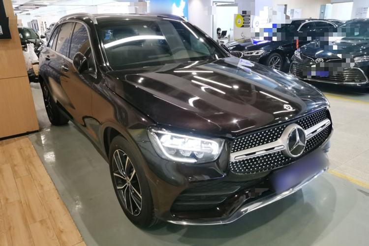 Used Mercedes-Benz GLC 2022 Second Facelift GLC 260 L 4MATIC Luxury Edition Front Right 45 Deg