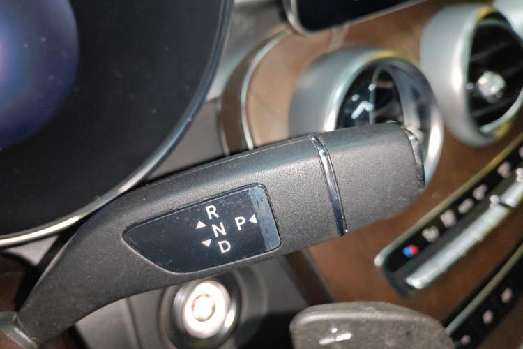 Used Mercedes-Benz GLC 2022 Refreshed GLC 300 L 4MATIC Dynamic Edition Prestige Version Gear Lever
