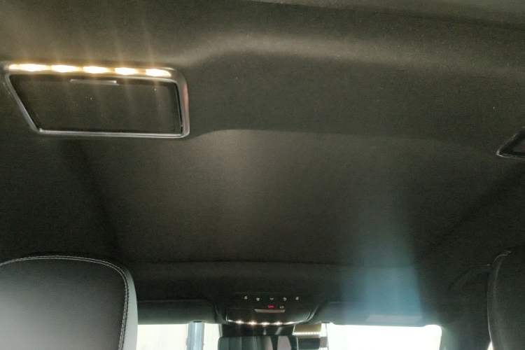 Used Mercedes-Benz GLC 2022 GLC 300 L 4MATIC Dynamic Edition Prestige Model Headliner