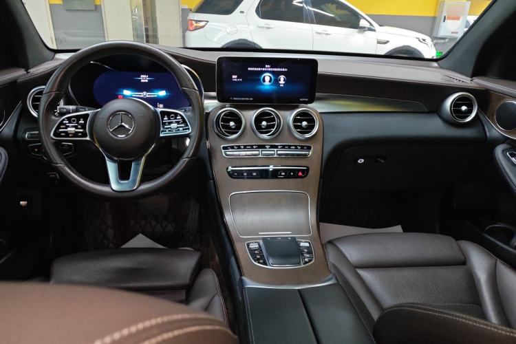 Used Mercedes-Benz GLC 2022 Refreshed GLC 300 L 4MATIC Dynamic Edition Prestige Version Interior 2