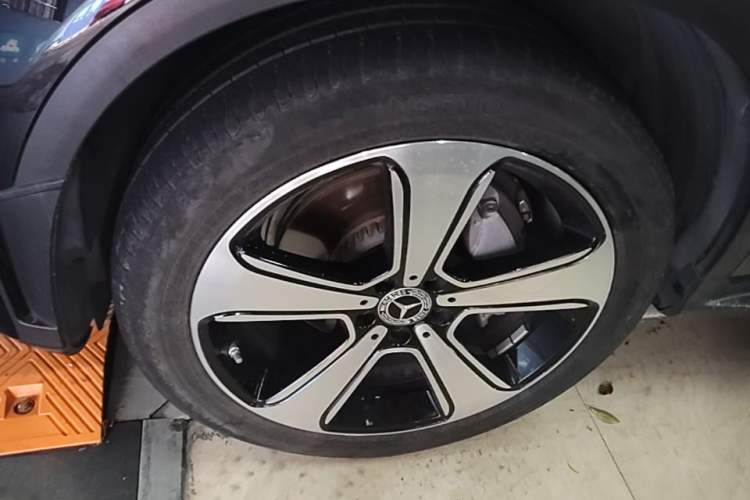 Used Mercedes-Benz GLC 2022 GLC 300 L 4MATIC Dynamic Edition Prestige Model Left Front Wheel Hub