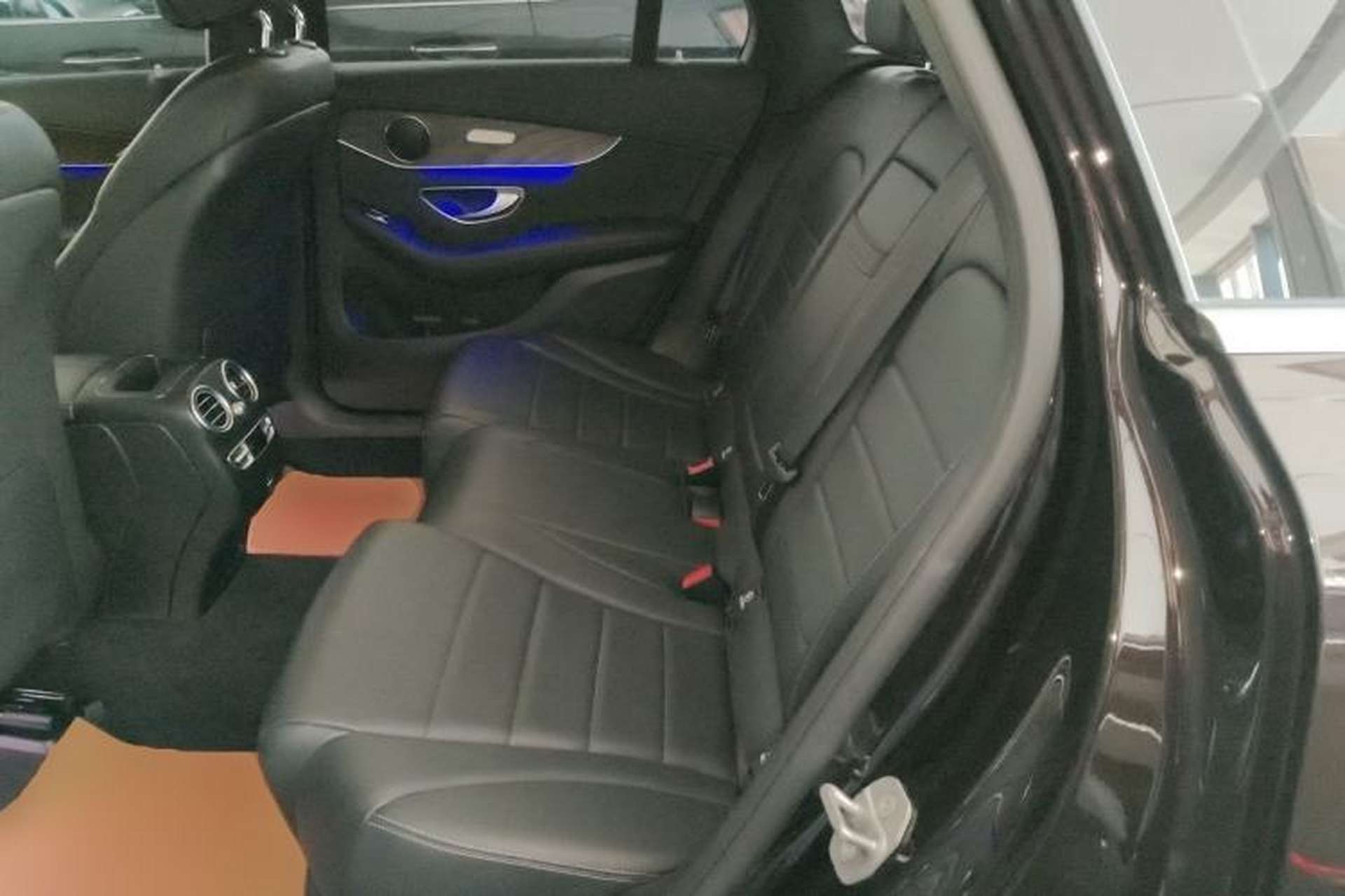 Used Mercedes-Benz GLC 2022 GLC 300 L 4MATIC Dynamic Edition Prestige Model Left Rear Seat