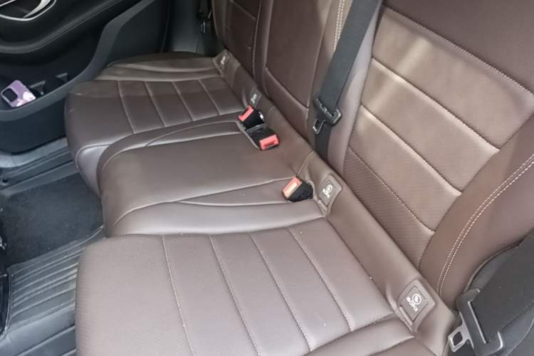 Used Mercedes-Benz GLC 2022 Second Facelift GLC 260 L 4MATIC Luxury Edition Left Rear Seat