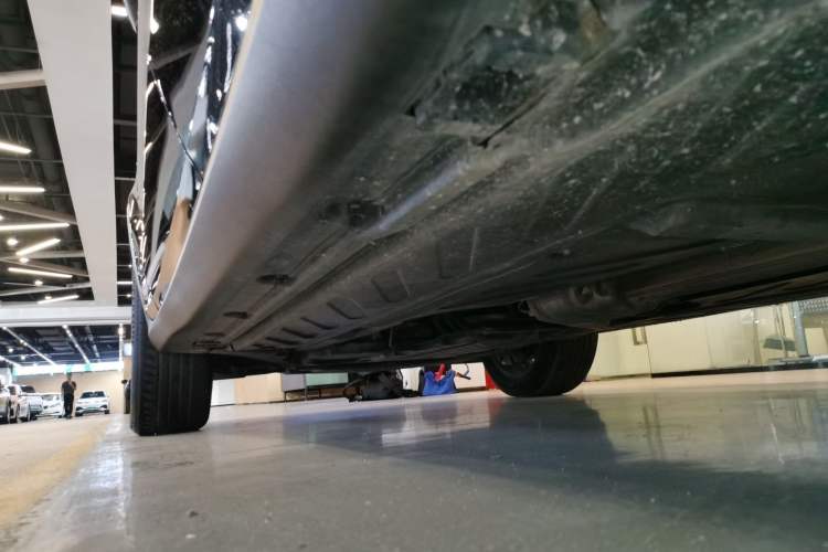 Used Mercedes-Benz GLC 2022 Second Facelift GLC 260 L 4MATIC Luxury Edition Left Side Sill