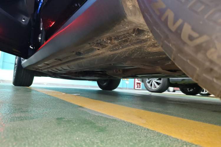 Used Mercedes-Benz GLC 2022 Second Facelift GLC 260 L 4MATIC Luxury Edition Left Side Sill