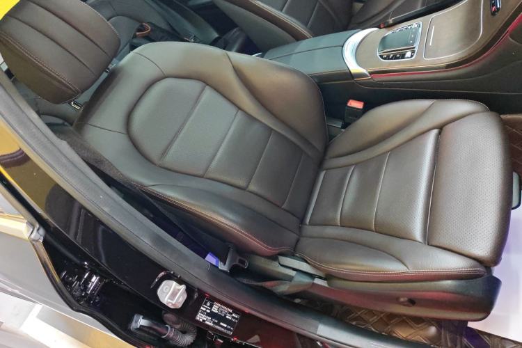 Used Mercedes-Benz GLC 2022 Refreshed GLC 300 L 4MATIC Dynamic Edition Prestige Version Right Front Seat