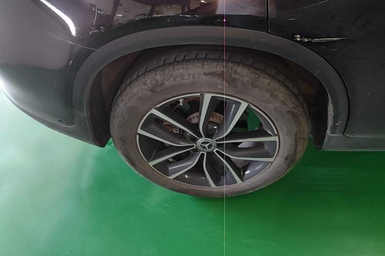 Used Mercedes-Benz GLC 2022 Second Facelift GLC 260 L 4MATIC Luxury Edition Right Rear Wheel Hub