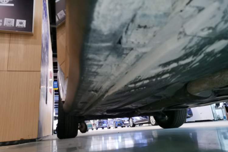 Used Mercedes-Benz GLC 2022 Second Facelift GLC 260 L 4MATIC Luxury Edition Right Side Sill