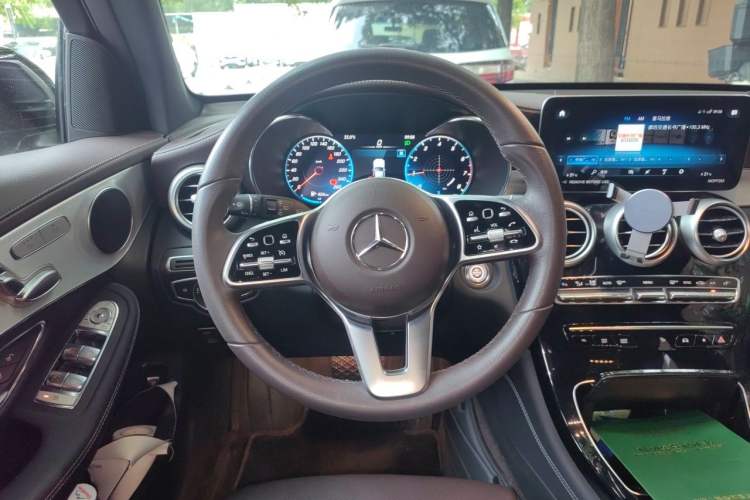Used Mercedes-Benz GLC 2022 Refreshed GLC 260 L 4MATIC Dynamic Edition Steering Wheel