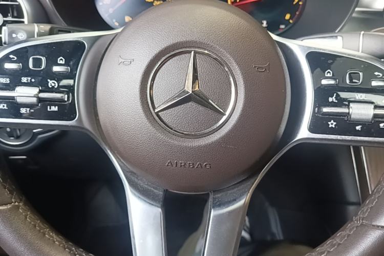 Used Mercedes-Benz GLC 2022 Second Facelift GLC 260 L 4MATIC Luxury Edition Steering Wheel