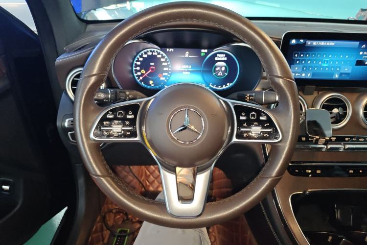 Used Mercedes-Benz GLC 2022 Second Facelift GLC 260 L 4MATIC Luxury Edition Steering Wheel