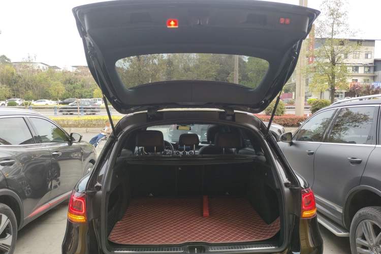 Used Mercedes-Benz GLC 2022 GLC 260 L 4MATIC Luxury Model Trunk