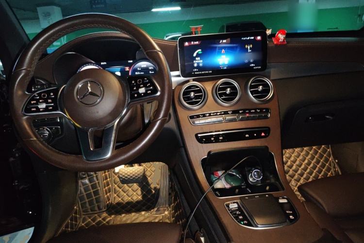 Used Mercedes-Benz GLC 2022 Refreshed GLC 300 L 4MATIC Dynamic Edition Center Console