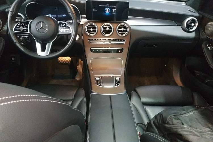 Used Mercedes-Benz GLC 2022 Refreshed GLC 300 L 4MATIC Dynamic Edition Prestige Version Audio And AC Panel