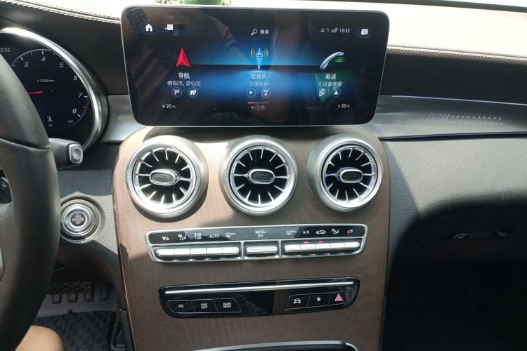 Used Mercedes-Benz GLC 2022 Refreshed GLC 300 L 4MATIC Dynamic Edition Prestige Version Audio And AC Panel