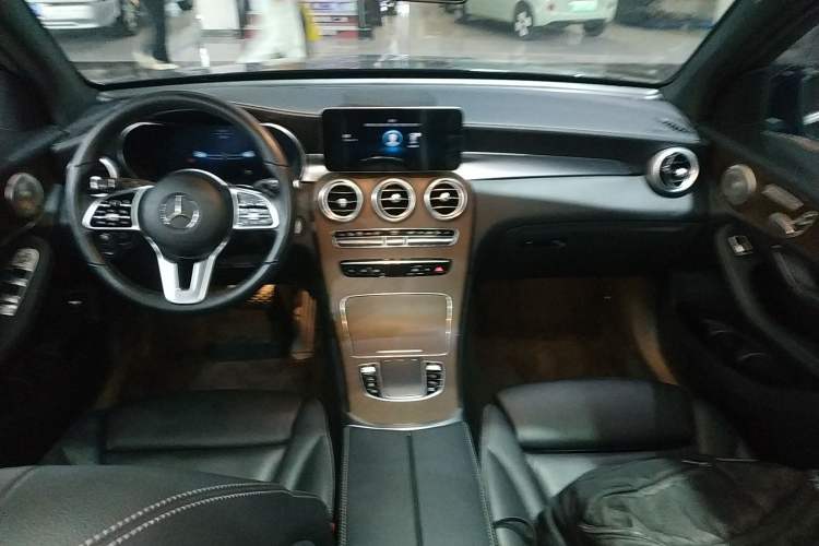 Used Mercedes-Benz GLC 2022 Refreshed GLC 300 L 4MATIC Dynamic Edition Prestige Version Center Console