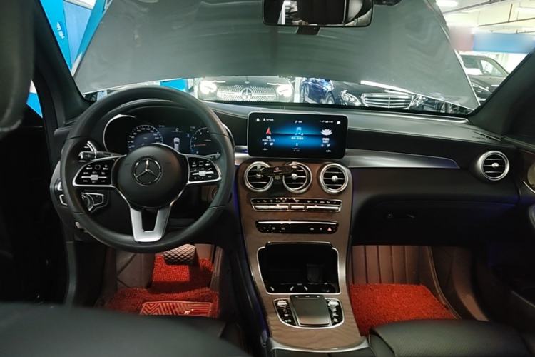 Used Mercedes-Benz GLC 2022 GLC 300 L 4MATIC Dynamic Model Center Console