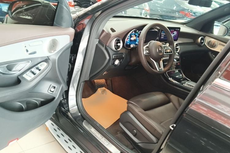 Used Mercedes-Benz GLC 2022 Facelifted GLC 260 L 4MATIC Dynamic Edition Driver Seat