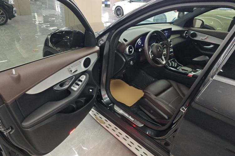 Used Mercedes-Benz GLC 2022 Facelifted GLC 260 L 4MATIC Dynamic Edition Driver Seat