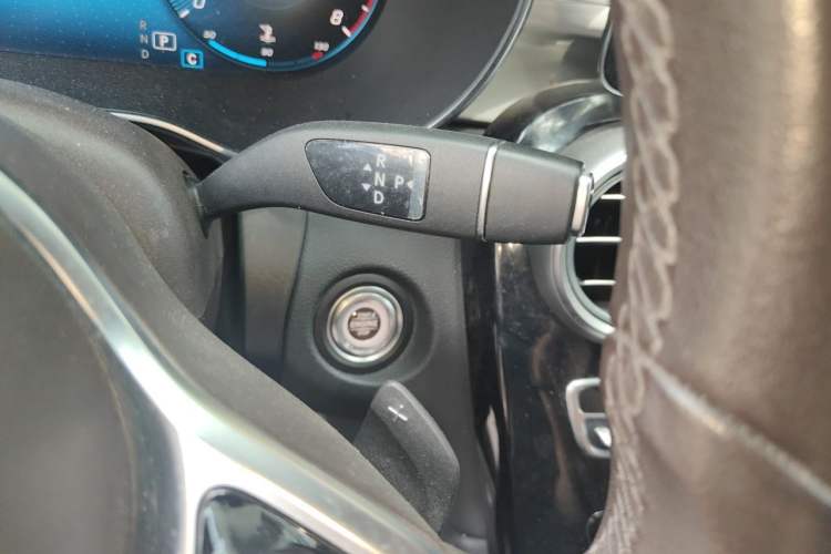 Used Mercedes-Benz GLC 2022 Refreshed GLC 260 L 4MATIC Dynamic Edition Gear Lever