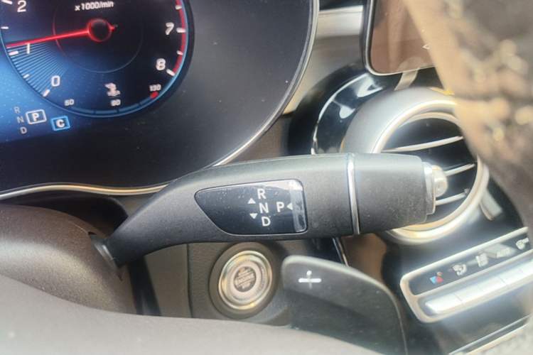 Used Mercedes-Benz GLC 2022 Refreshed GLC 260 L 4MATIC Dynamic Edition Gear Lever