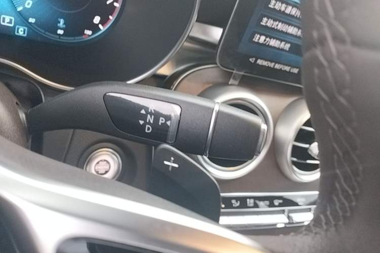 Used Mercedes-Benz GLC 2022 Refreshed GLC 300 L 4MATIC Dynamic Edition Gear Lever