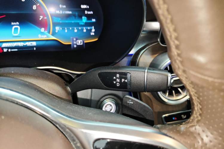 Used Mercedes-Benz GLC 2022 Second Facelift GLC 260 L 4MATIC Luxury Edition Gear Lever