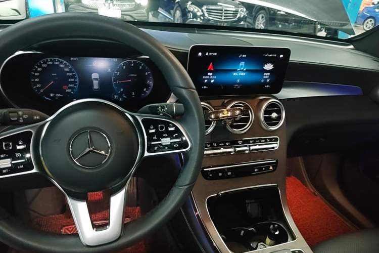 Used Mercedes-Benz GLC 2022 GLC 300 L 4MATIC Dynamic Model Gear Lever
