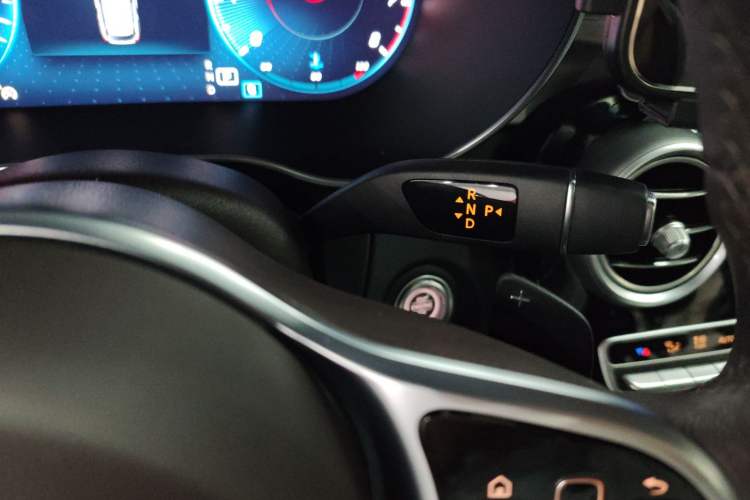 Used Mercedes-Benz GLC 2022 Facelifted GLC 260 L 4MATIC Dynamic Edition Gear Lever