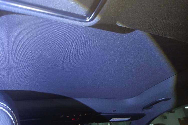 Used Mercedes-Benz GLC 2022 Refreshed GLC 260 L 4MATIC Dynamic Edition Headliner