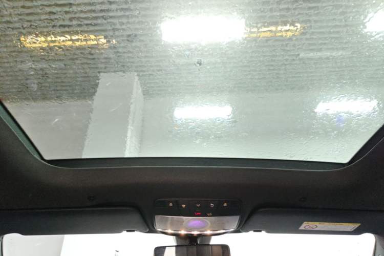 Used Mercedes-Benz GLC 2022 Second Facelift GLC 260 L 4MATIC Luxury Edition Headliner