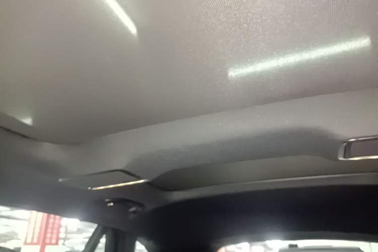 Used Mercedes-Benz GLC 2022 Second Facelift GLC 260 L 4MATIC Luxury Edition Headliner