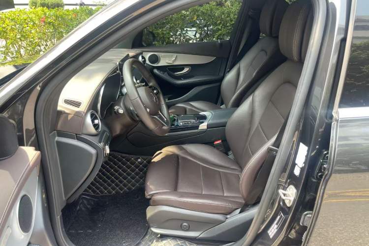Used Mercedes-Benz GLC 2022 Facelifted GLC 260 L 4MATIC Dynamic Edition Interior 2