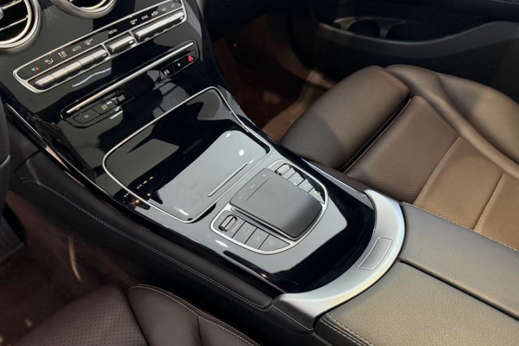 Used Mercedes-Benz GLC 2022 Refreshed GLC 260 L 4MATIC Dynamic Edition Interior 3