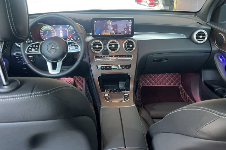 Used Mercedes-Benz GLC 2022 Facelift GLC 260 L 4MATIC Luxury Edition Interior 3