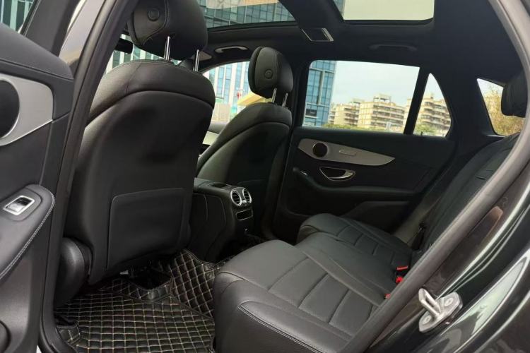 Used Mercedes-Benz GLC 2022 Facelifted GLC 260 L 4MATIC Dynamic Edition Interior 5