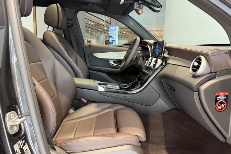 Used Mercedes-Benz GLC 2022 Refreshed GLC 260 L 4MATIC Dynamic Edition Interior 6